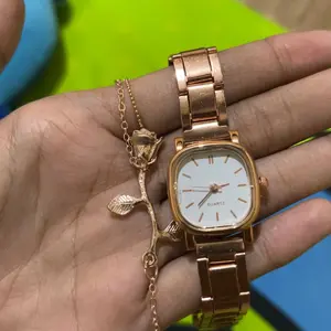 Jam Tangan Wanita Quartz Dengan Dial Kecil Gelang Baja Yang Stylish Desain Minimalis Dan Modis Serbaguna Dan Mudah Dipadukan