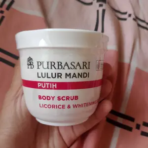 [1pc] Purbasari Lulur Mandi 200gr / Body Scrub Hitam Kotoran Tubuh  Pencerah  Zaitun