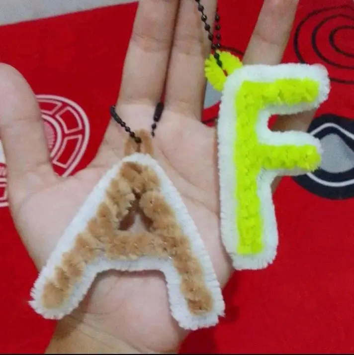 Ganci Kunci Karakter Huruf Warna - Model Ganci