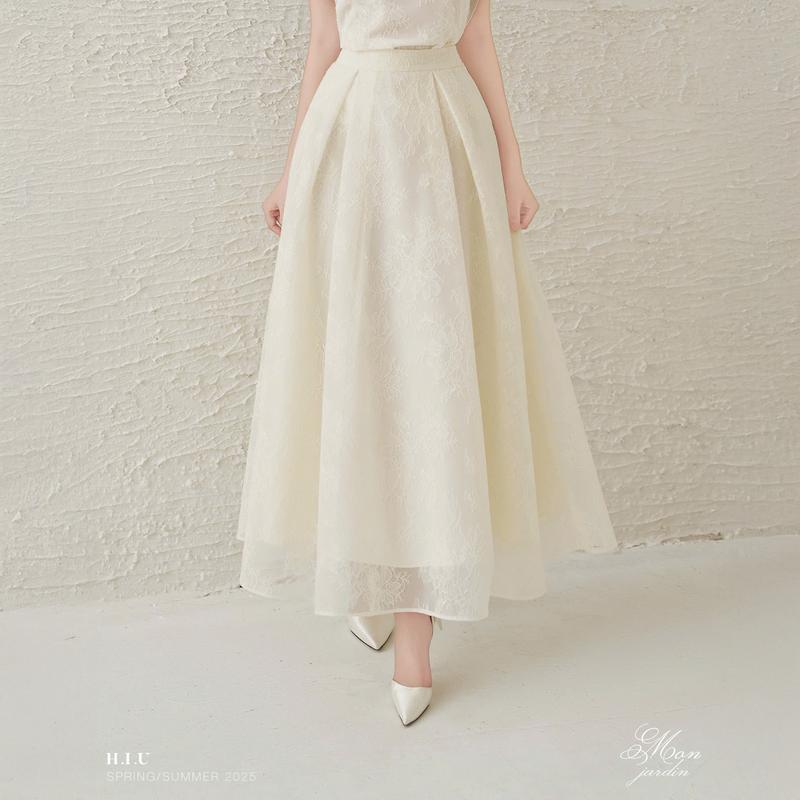  Rene Skirt | Chân váy ren hàn thiết kế midi dáng dài H.I.U Fashion | chất liệu ren vân kem cao cấp tiểu thư HIU design 