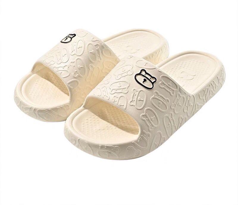 320 Sendal Karet Kartun Beruang Unisex Kekinian Anti Slip Shoes Wanita 4
