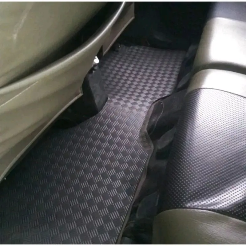 karpet mobil Isuzu panther lama kotak Fullset alas kaki Car panther lama kotak kabin Karet 6