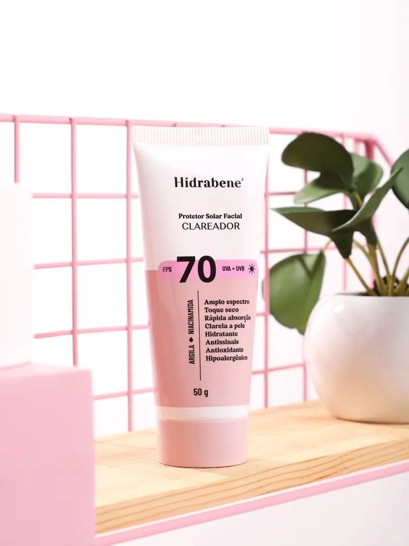 Kit Clareador Facial - Protetor Solar Facial FPS70 Clareador 50g + Sérum Multicorretivo Clareador 30ml + Sabonete Líquido Facial 120ml