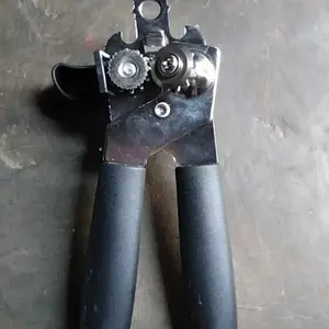 Simpan Indah Pembuka Kaleng 3in1 Stainless Can Opener Pembuka Botol Manual Multifungsi Alat Dapur Praktis & Mudah Digunakan dan Tutup Steel