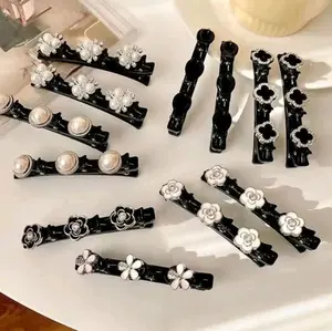 Jepit Rambut Korea Kepang 2 in 1 Model Kepang Unik dengan Mutiara dan Bunga Elegan untuk Tampilan Cantik