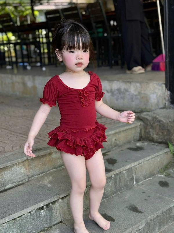 [Lumy] Sét áo kèm chân váy tầng cho bé Gái chất liệu thun tăm mềm đủ size 8-35kg (Váy xoè đỏ trắng )