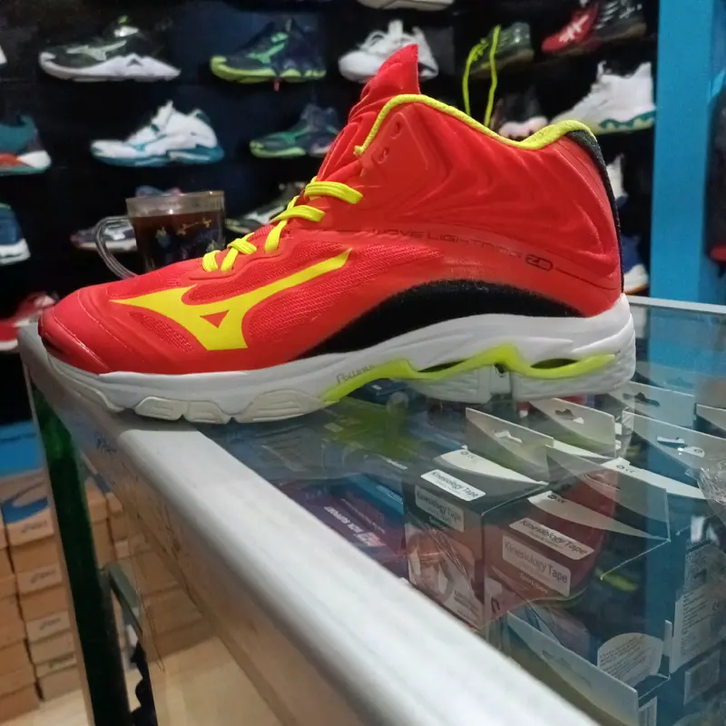 Sepatu Mizzuno wlz6 Mid Nyaman Sport untuk Gym dan Outdoor 0