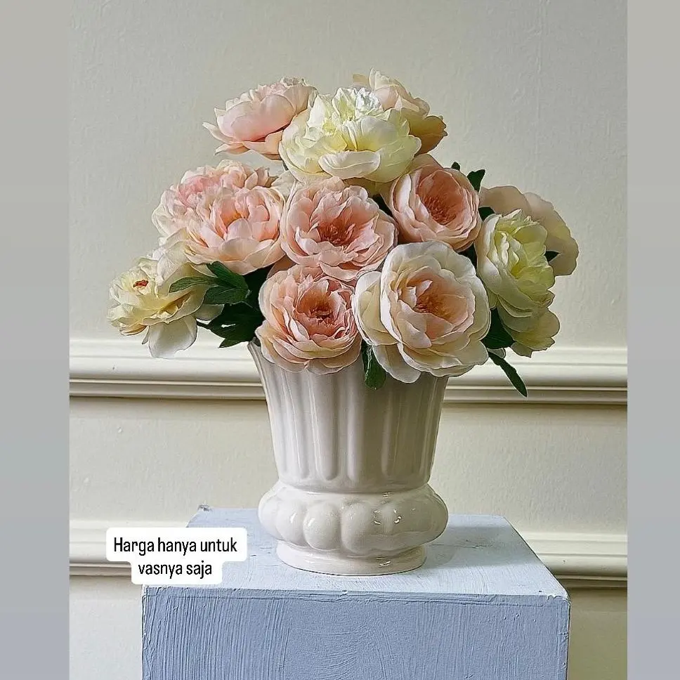 Vase Vas Keramik 0105 ( Termasuk Bubble Wrap 1,5 Meter )