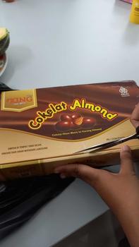 Product Review of Dking coklat almond isi 4 toples ( COD )  kacang almond utuh lapis coklat from d**i 1