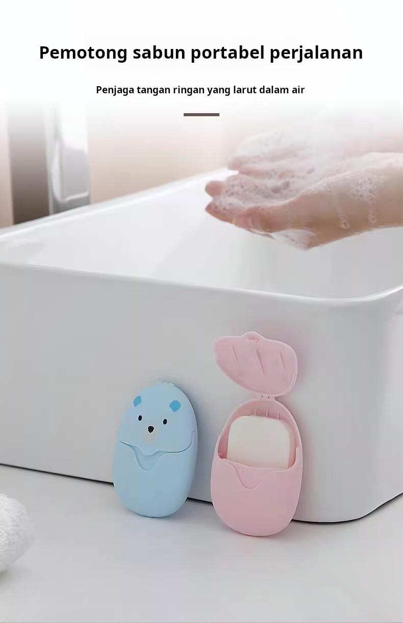 Sabun Lembaran Berukuran Kecil dan Portabel Bentuk Beruang Lucu Praktis untuk Membersihkan Rumah Menghasilkan Busa Lembut dan Mudah Dibilas Cocok untuk Berbagai Kebutuhan Sehari-hari