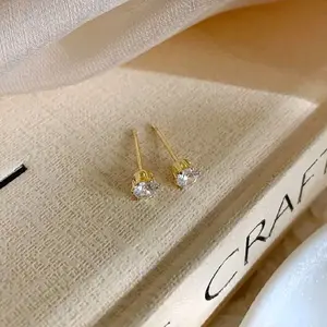 Anting tindik permata aksesoris wanita bahan titanium premium cocok untuk gaya simple dan sederhana namun terlihat cantik