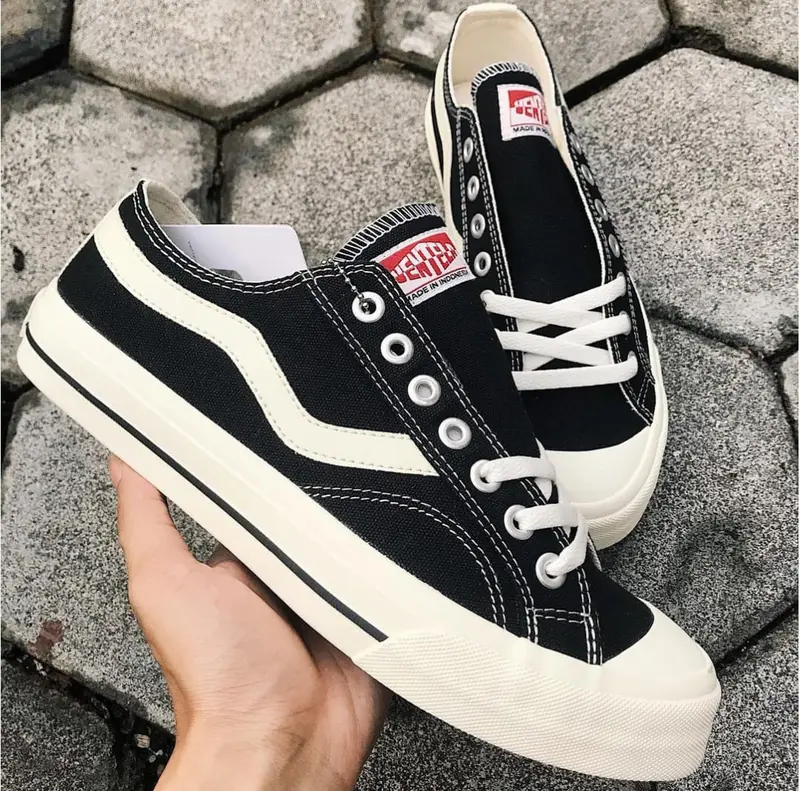 Sepatu Sneakers Ventela22 Public Low Black Natural untuk Pria dan Wanita - Snekers 0