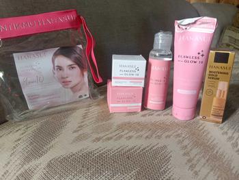 Product Review of PAKET KOMPLIT HANASUI FLOWLESS GLOW 10 PENCERAH WAJAH  5 IN 1Hidrasi Kulit Kering Pemutihan Bebas Alkohol Meringankan Semua Jenis Kulit Kotoran Perawatan Melembutkan Cleansing Facial Niacinamide Hitam Licorice Mencerahkan Vitamin Cleanser  Membersihkan from Y**i 0