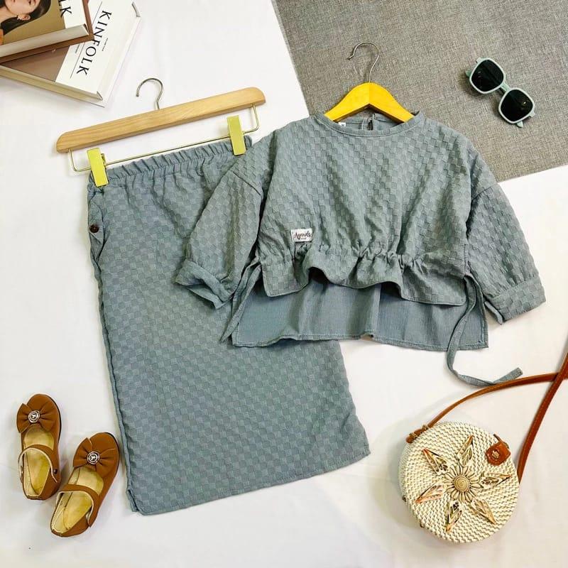SETELAN ONE SET BAJU DAN ROK ANAK PEREMPUAN 3-5 TAHUN 0