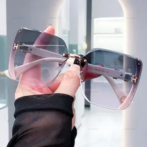 [Buy 1 Get 1] Kacamata Hitam Titanium Kotak H Wanita Sunglasses