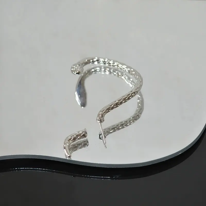 Anting-anting Model Ular Minimalis untuk Perhiasan Spesial - Earrings 5