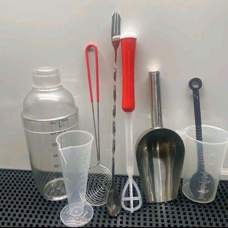  Combo 8 món dụng cụ pha chế trà chanh trà sữa cà phê gồm  Bình lắc 700ml ,Xúc đá ,Thìa bar 26cm Thìa đong 10gr ..... 