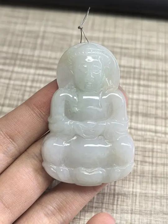 Jade pendant - suitable for both men and women to wear