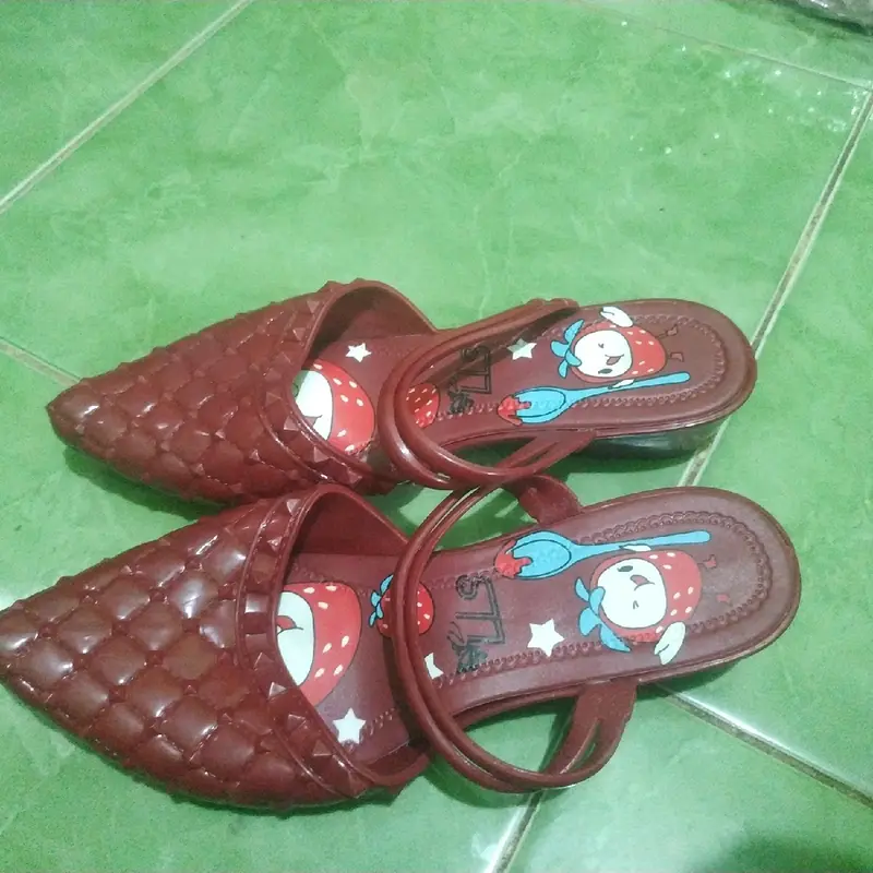 sepatu sandal anak perempuan maerek LLS terbaru 0