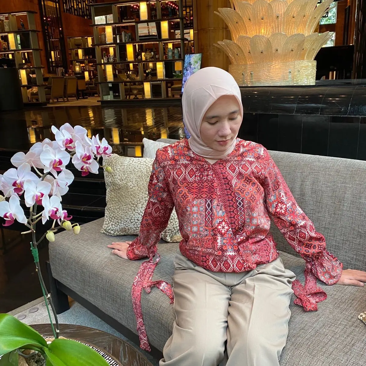 Woman Top Motif Batik Merah