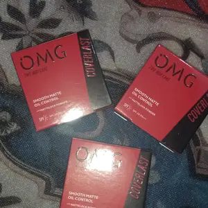[PILIHAN CREATOR OMG] OMG Oh My Glam Coverlast Two Way Cake 12 g - Bedak Padat Kontrol Minyak