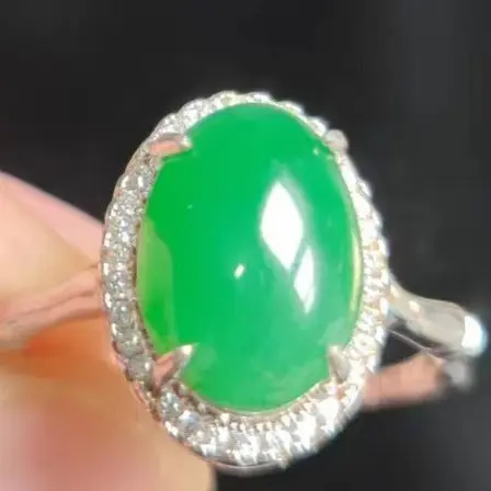 Nhẫn Ngọc Bích Lấp Lánh Đẹp Mắt