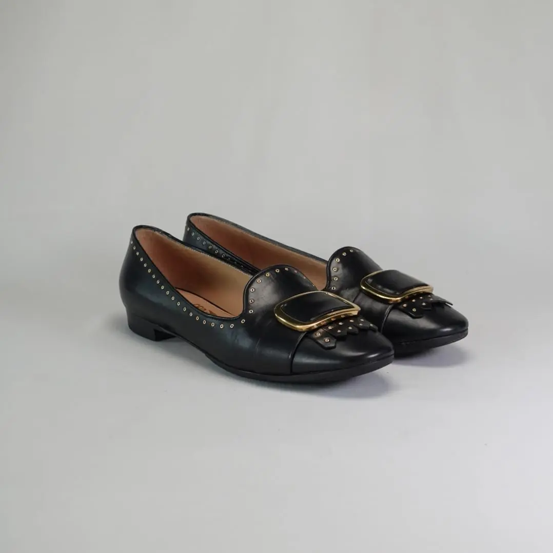 (Preowned) Reu 11951 Salvatore Ferragamo - Leonie Nero Calf Pumps Size 6.5