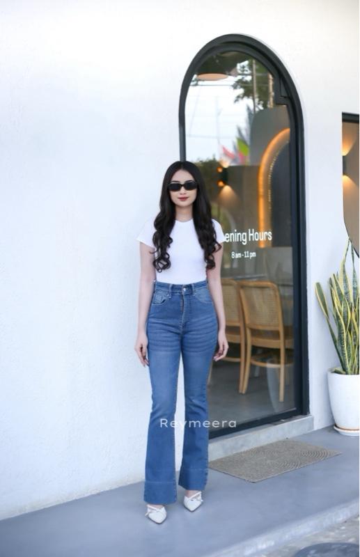 Jennie Cutbray Jeans Highwaist Lipatan Kaki Besar Stretch Wanita
