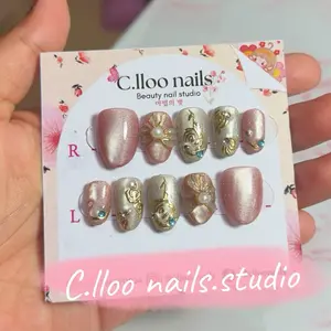 C.lloo Nails Studio Kuku Palsu Press On Dengan Desain Elegan dan Detail Mutiara untuk Tampilan Cantik