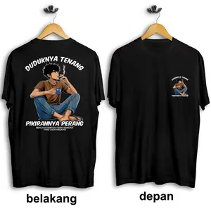 Kaos Oblong Pria DUDUKNYA TENANG PIKIRANNYA PERANG