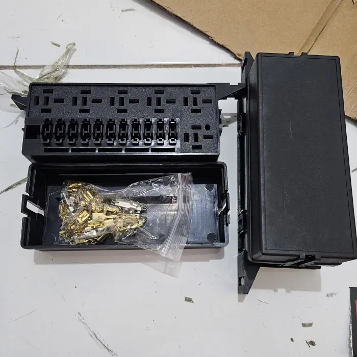 Terlaris Fuse Box 6 Slot Kotak Relay Retrofit Universal Model 2