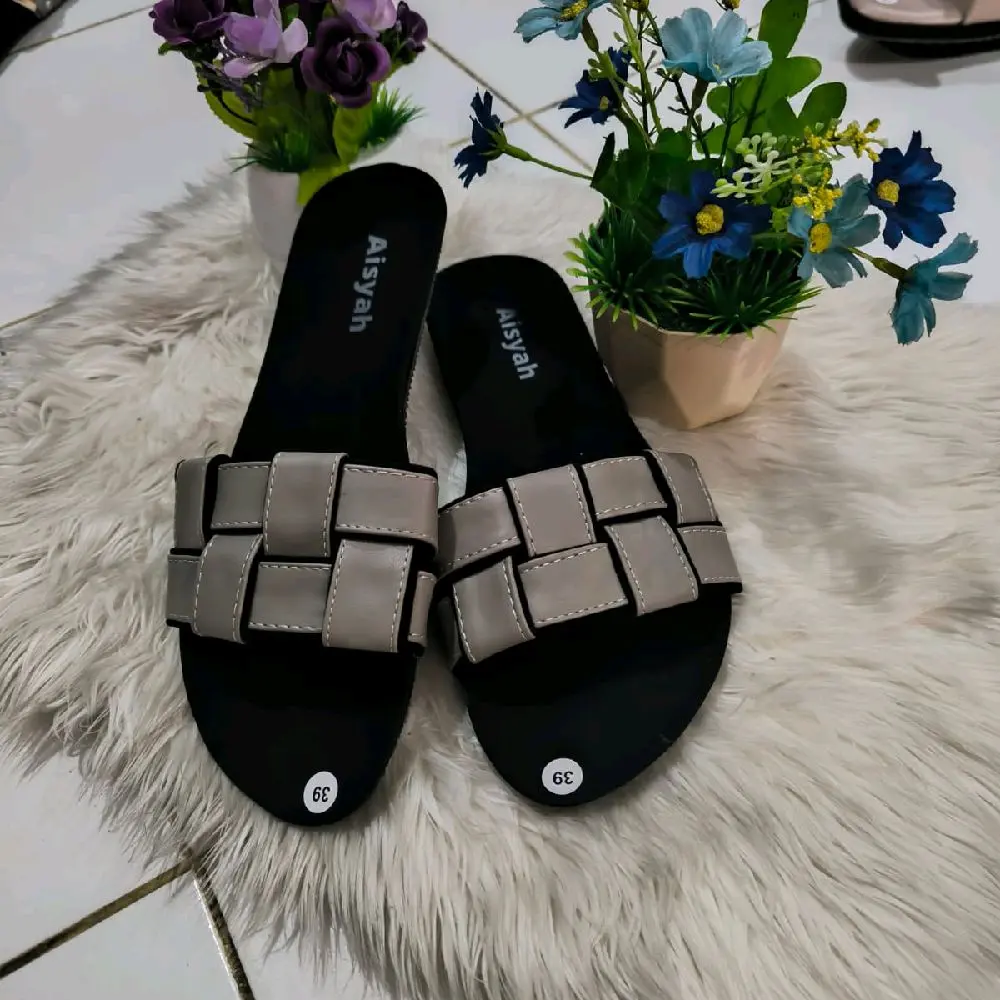 Sandal wanita teplek kotak