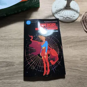 Periplus - Buku Import - Supergirl: Woman of Tomorrow: DC Compact Comics - 9781799506904