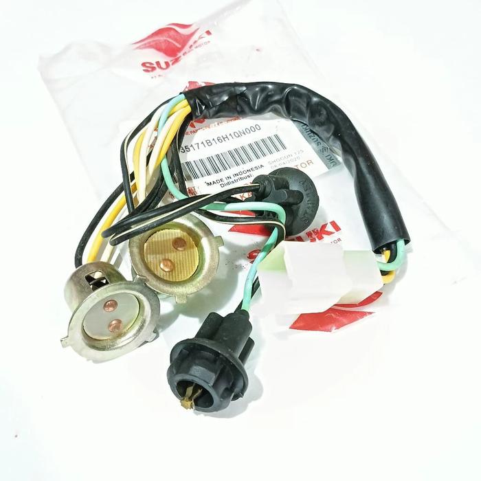 Gambar FITTING PITTING LAMPU SHOGUN 125 FL NR 2007 2010 ORIGINAL SGP SUZUKI GENUINE - 35171-16H10-000 dari Lestari Motor 2 Kota Administrasi Jakarta Barat Tokopedia