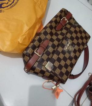 Product Review of FOXJAZZ Tas Wanita  Handbag & Selempang casual crosbody bag Simple - 131 from V**5 0