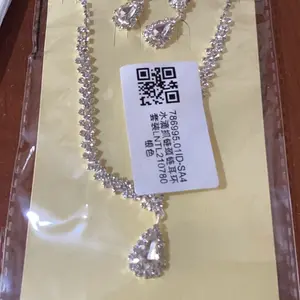 YADORNOS Kalung Wanita Anting Menjuntai Perhiasan Tetesan 2 Buah dengan Berlian Imitasi Berkilau untuk Pesta Topeng Pernikahan Pengiring Pengantin