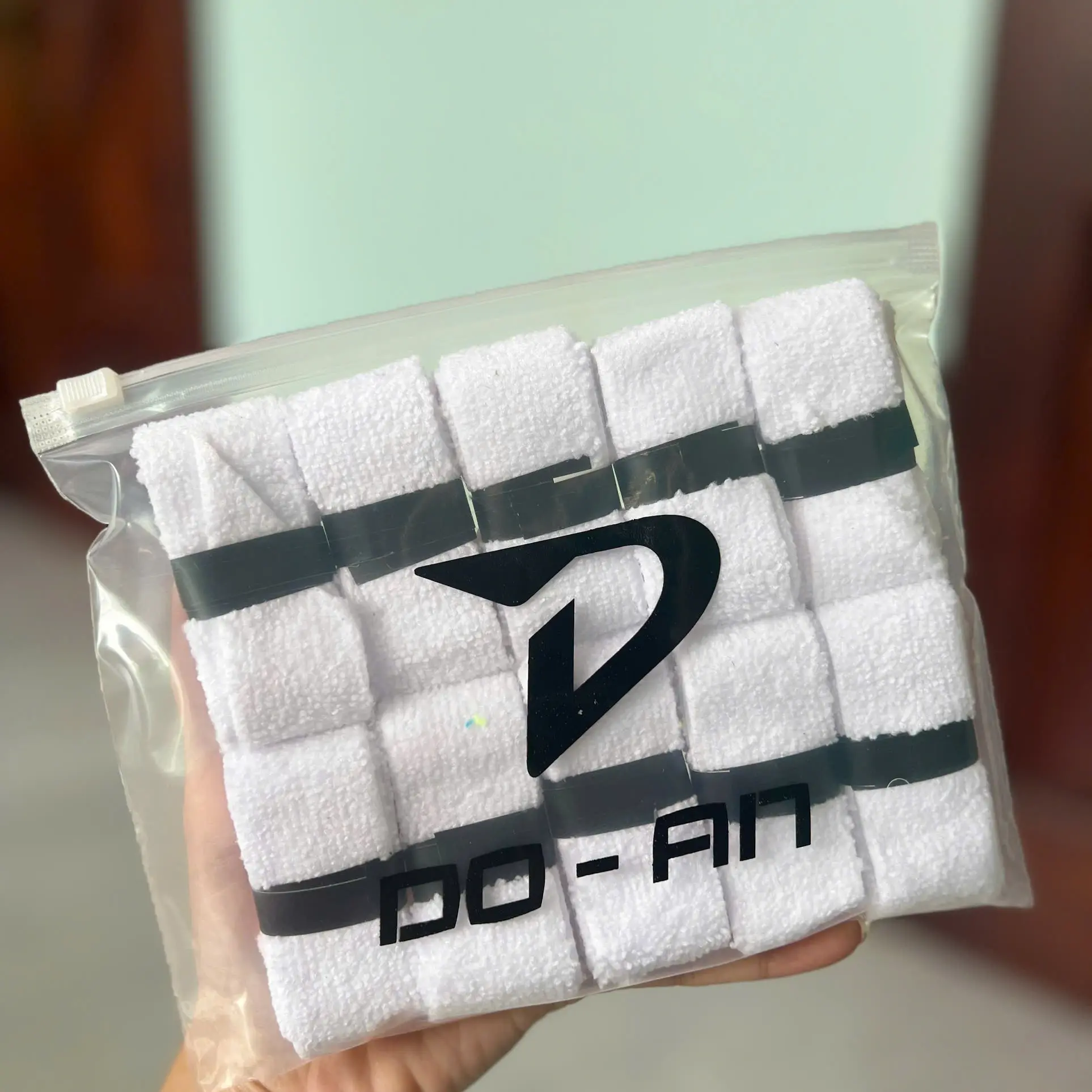 Màu trắng (Loại dày - Có logo )
