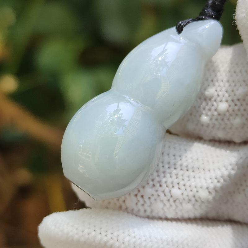 Kopitiam Blessing Natural Type A Jadeite Gourd Pendant (Sku: pendant437) 9
