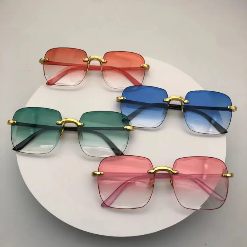 Kacamata Hitam Tanpa Bingkai Frame Kotak Persegi Desain Mewah Wanita Sunglass Eyewear 3