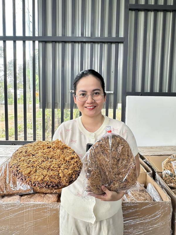 Cơm cháy đáy nồi gạo lứt sấy siêu chà bông Mẹ Phượng Ba Con - thơm ngon giòn rụm