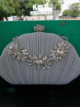 Product Review of Tas Pesta PRESLEY Embellished Crystal Box Clutch Wanita from 💕**💕 0