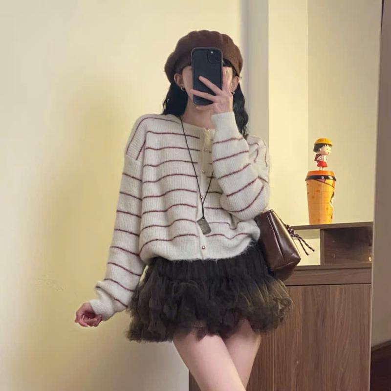 ( Hàng QC Loại 1 )Áo Khoác Cardigan Kẻ Ngang Nhỏ Len Gân Cúc Mạ Đồng Sáng Form Dáng Suông Thiết Kế Cổ Tròn Tạo Cảm Giác Thoải Mái Khi Mặc Cho Chị Em Cam Closet Nữ áo cardigan