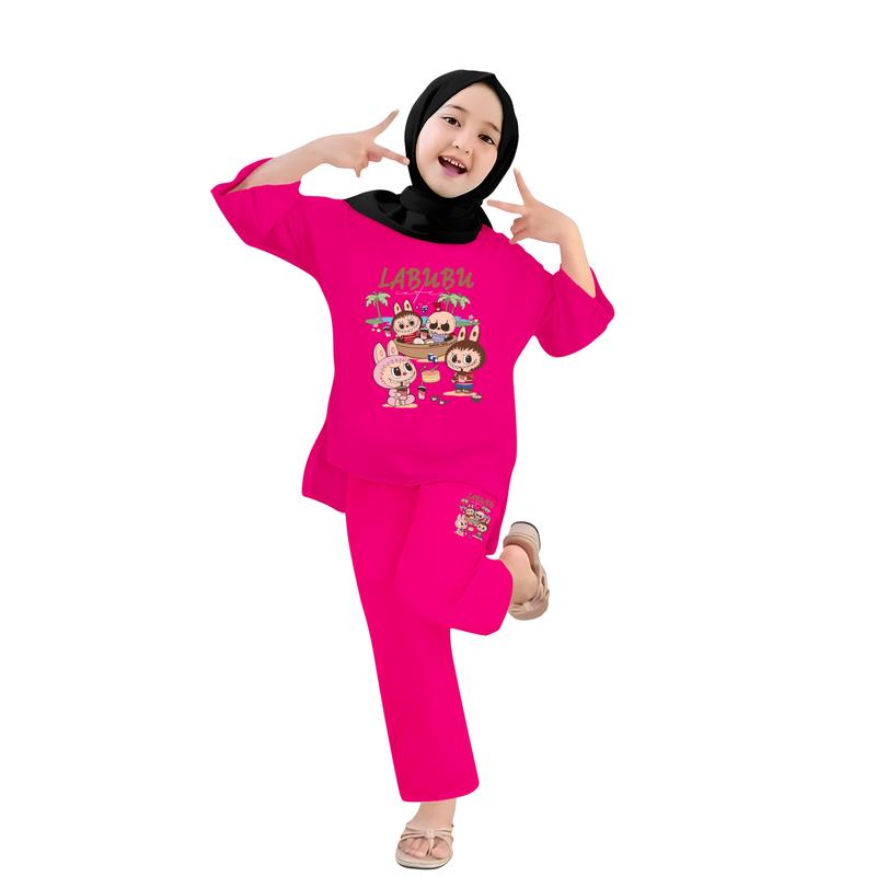 Baju Anak Perempuan - Setelan Kaos dan Celana Panjang Anak Cewek Fashion Pakaian Belah Usia 4-13 Tahun - Motif BEACH LABUBU Pink 4