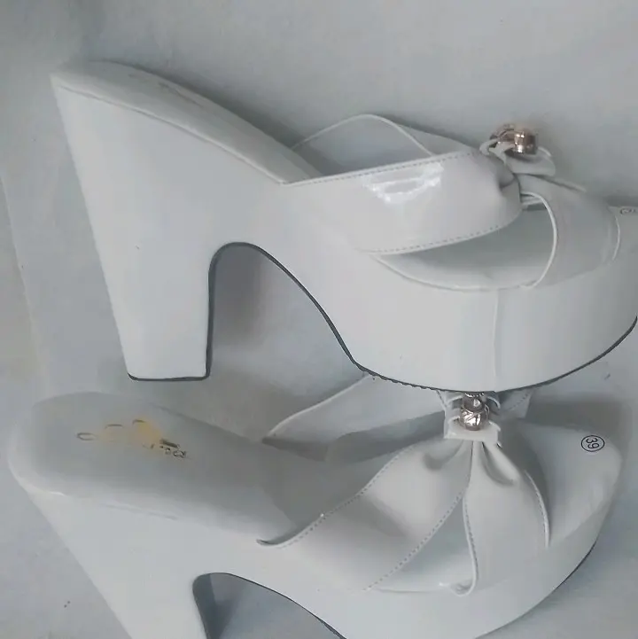 sendal klom rindi kekinian kilap shoes Wanita Sandal Polos