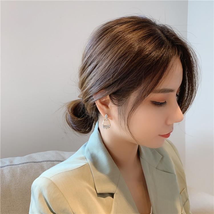 Minzo Anting Korea Wanita Tusuk Stud Model Tas Aksen Zircon Fashion Earrings Elegan Aksesoris Perhiasan Hiasan Perempuan Minzo Anting Korea Wanita Tusuk Stud Model Tas Aksen Zircon Fashion Earrings Elegan Aksesoris Perhiasan Hiasan Perempuan