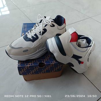 Product Review of Luckyfanstore Sepatu Sneakers REFLECT Hitam Putih Casual Sports - E13 Pria Shoes Running Kasual from ★**★ 0