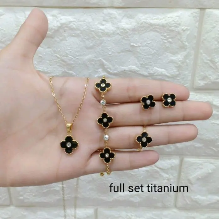 Set Clover terbaru Titanium,