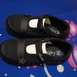 Flat Shoes Anak Perempuan sekolah SD dan TK/spotty hello kitty hitam 26-35 Fashion