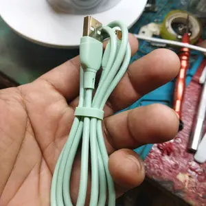 Kabel Cargiing USB Tipe C untuk Smartphone