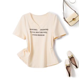 Kemeja-T Gaya Korea, Pakaian Musim Panas, Saiz Besar Sedikit Gemuk, Leher V, Lengan pendek, Langsing, Pinggang-Menyusui, Atasan Langsing, 64630, dengan Cetakan Huruf